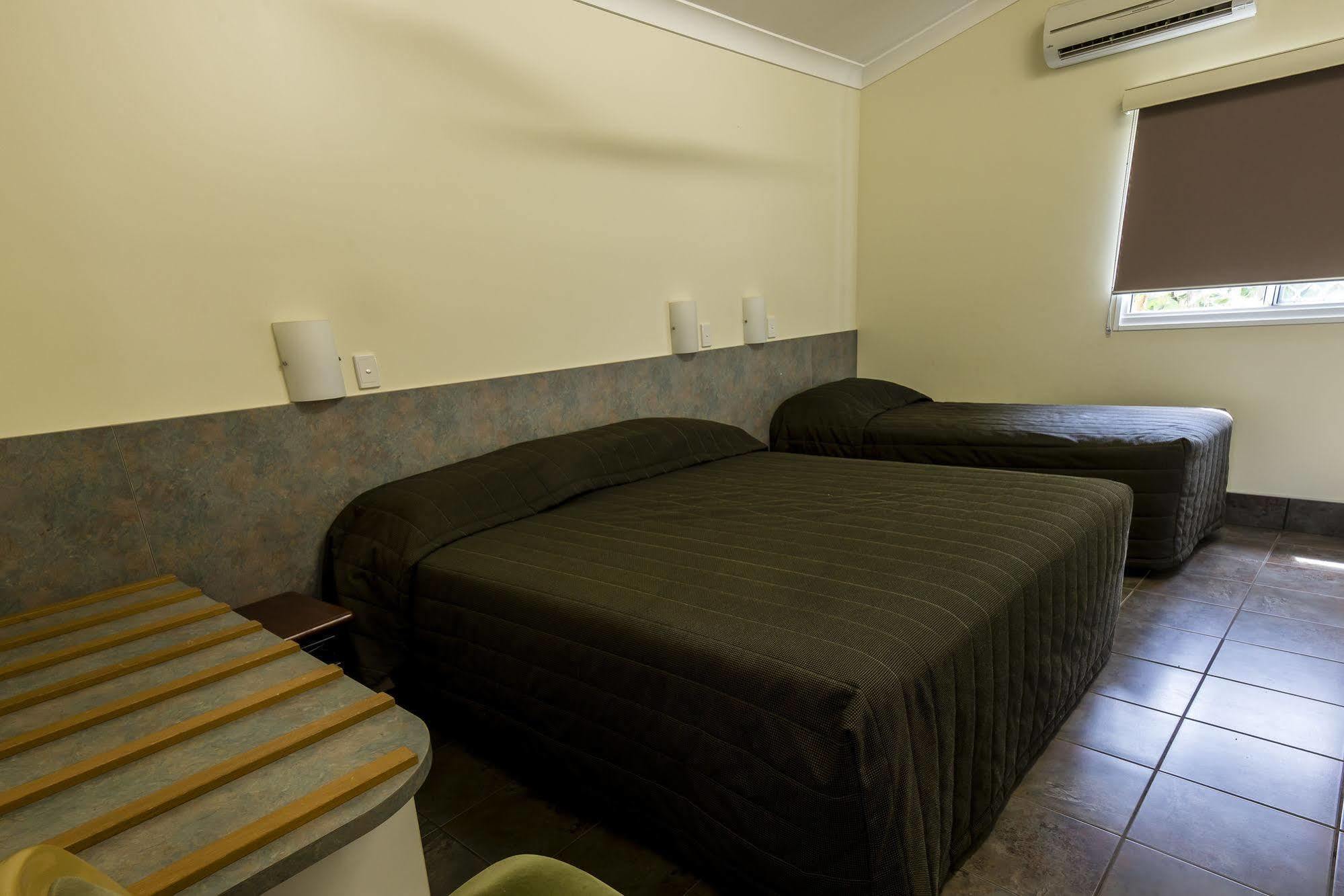 Batchelor Holiday Park Bagian luar foto